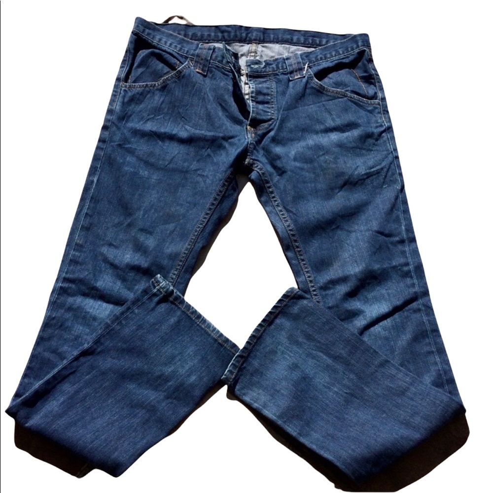 The worlds finest jeans. Made in the USA. Sustainable style, discerning look.